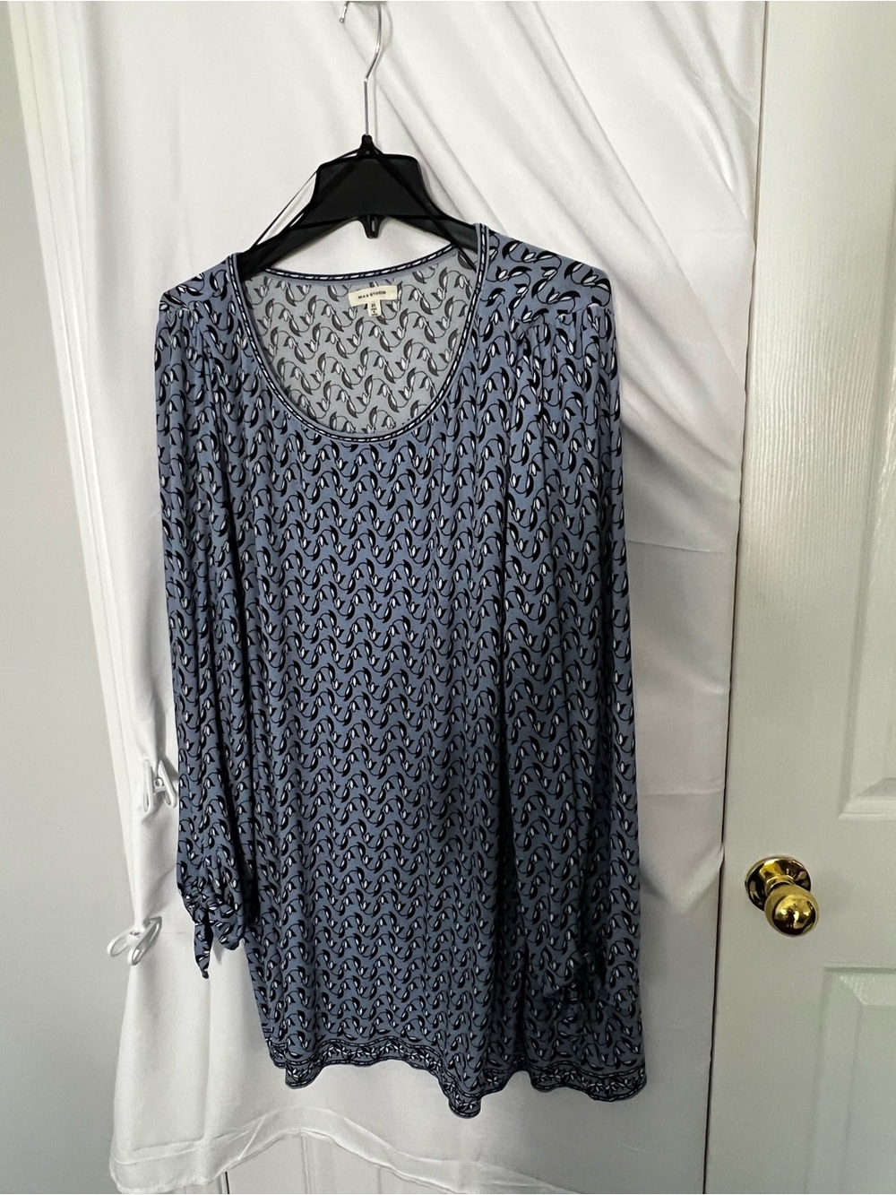 Max Studio Blue Patterned Long Sleeve Scoop Neck Top